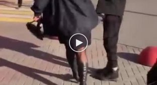 В Челябинске сотрудники полиции попытались грубо задержать подростка без маски