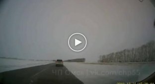 Хонда вылетела на встречку в Омской области