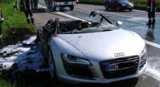 Еще одна Audi R8, сгоревшая по непонятным причинам (4 фото)