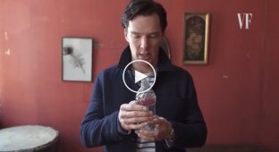 Интересный фокус с бутылкой воды от актера Бенедикта Камбербэтча 