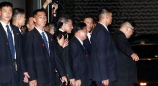 Суровые телохранители Ким Чен Ына (3 фото)
