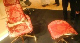 В Дубаях продают кресло за 65000 долларов