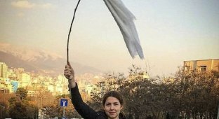 Иранки протестуют против хиджабов, не страшась ареста (12 фото + 1 видео)