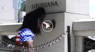 Тверк свободы. В Вашингтоне активистка BLM станцевала на фоне памятников в честь Мартина Лютера Кинга