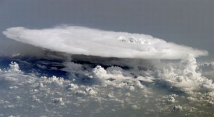 Как облака выглядят из космоса (25 фото)