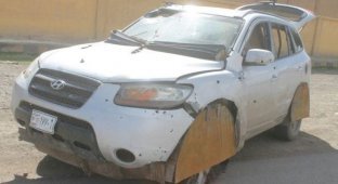Захваченный автомобиль смертника ИГИЛ (3 фото)