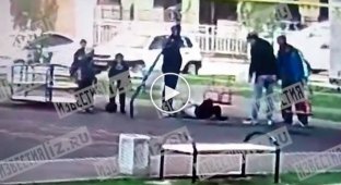 Мужчина избил ребенка на детской площадке в Краснодаре, пока взрослые просто смотрели