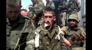 Пленные российские солдаты убийцы и их танки Т-72Б3 (август 2014)