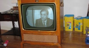 Куда можно деть старый телевизор? (19 фото)