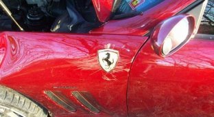  Столкновение Ferrari и поезда (8 фото)