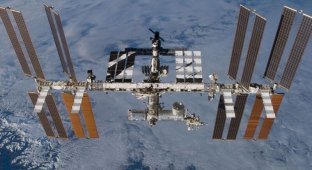 LEGO запустила в стратосферу копию МКС с капсулой российского корабля «Союз» (2 фото)