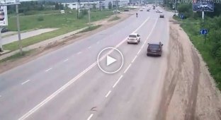 Авария с мотоциклистом трюкачем в Сыктывкаре