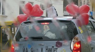 Парад love-мобилей в Севастополе 13.02.2011 (11 фото)