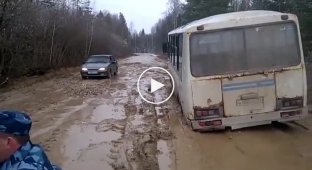 Труднопроходимая дорога в Ивановской области