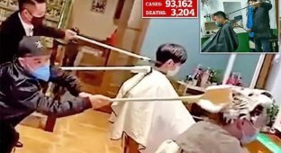 Китайские парикмахеры отгоняют коронавирус 1,5-метровыми расческами (11 фото + 2 видео)