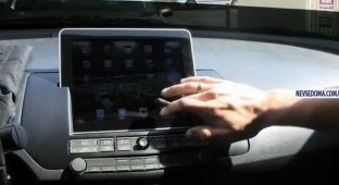 Еще один вариант установки iPad в авто (+видео)