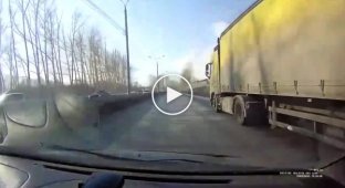 Момент ДТП с переворотом в Новосибирске