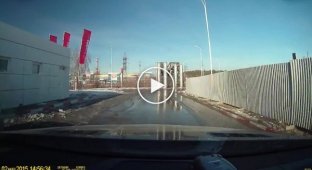Нападение с ножом на автомобиль в Екатеринбурге