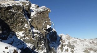 Роскошный обвал в Швейцарских Альпах