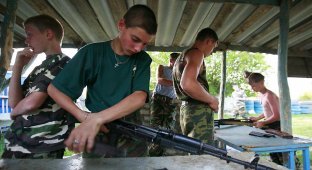 Военный лагерь для мальчиков под Ставрополем (13 фото)