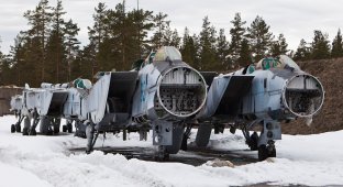 Кладбище списанных МиГ-31 (26 фото)
