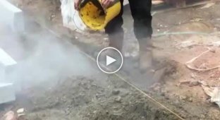 Новенькому стажеру дали первое задание, собирать строительную пыль