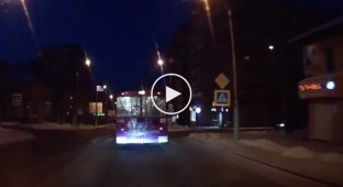 В Чите пьяный водитель устроил ДТП с участием троллейбуса