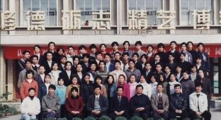 Выпускники из Китая и США (2 фото) (эротика)