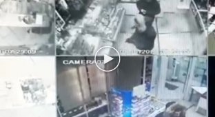 Сходил за хлебушком. Житель Воркуты избил посетителя магазина молотком