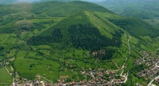 Боснийские пирамиды - вдвое старше и в несколько раз больше египетских (3 фото)
