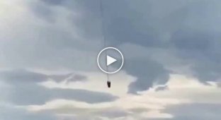 Крушение китайского пожарного вертолета засняли на видео