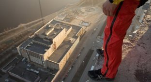 Прыжок с башни “Исеть”: Высота 140 метров (20 фото)