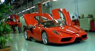  Уникальные фотографии цеха по сборке Ferrari (15 фотографий)