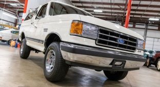 30-летний Ford Bronco без пробега продается в США (40 фото + 2 видео)