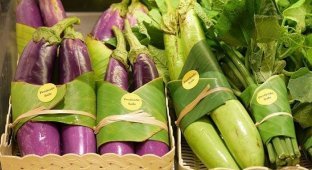 Азиатские супермаркеты начали использовать листья для упаковки продуктов вместо пластика (9 фото)