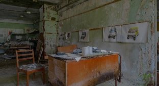 Заброшенное конструкторское бюро АЗЛК в Ивановской области (10 фото)