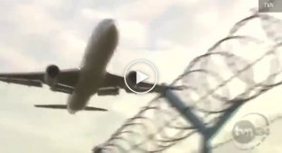 Аварийная посадка Боинга-767 без шасси