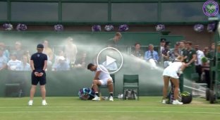 Взбунтовавшаяся на теннисном матче система полива корта попала на видео