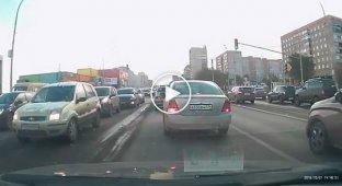 Золотой BMW попал в аварию в Магнитогорске
