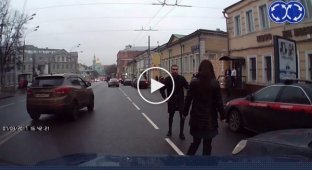Кавказец набросился на «Ниву» в центре Москвы