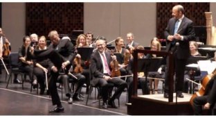 Эпичное выступление ведущего перкуссиониста Флоридского филармонического оркестра (2 фото + 2 видео)