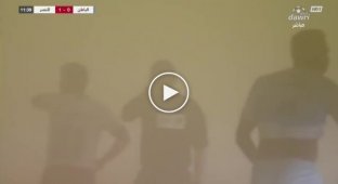 Сильная песчаная буря прервала футбольный матч в Саудовской Аравии
