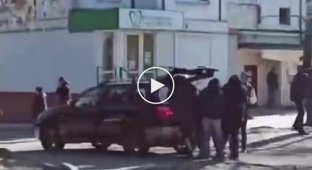 В Чернигове в одном из спальных микрорайонов рашисты  обстреляли стоящих в очереди за хлебом людей