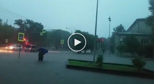 Сильный ливень затопил Уссурийск
