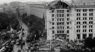 30 лет назад рухнул фасад Главпочтамта в Киеве (6 фото)