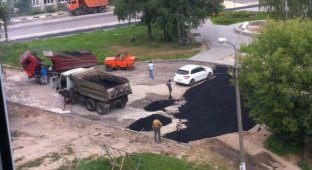 Когда, наконец, дождались ремонта дорог... (3 фото)