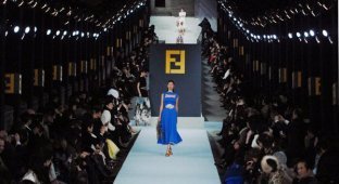  Показы моды в Китае - Fendi и Pierre Cardin (18 Фото)