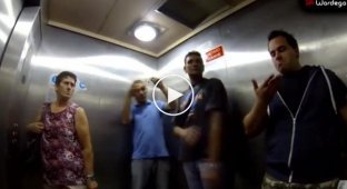Польский шутник в лифте