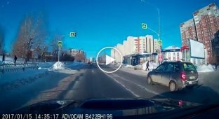 В Екатеринбурге водитель ВАЗа уехал с места аварии