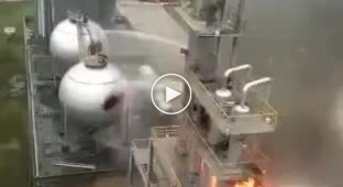 Взрывы на химическом заводе в Нижнекаменске